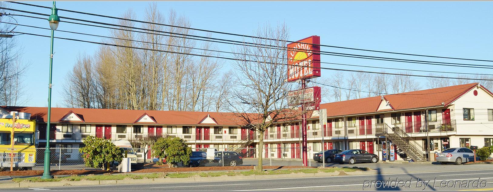 Sunshine Motel *